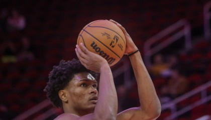 休斯敦火箭队在交易截止日期前的关键需求：控卫短缺与投射深度该如何补足？