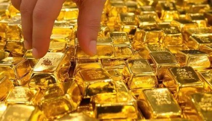 黄金暴跌后大反弹！现货黄金重回4567美元，国内金价收复千元关口