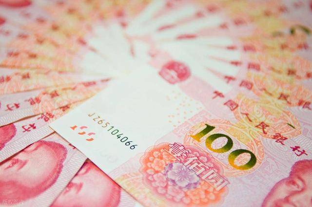 美元利率高压下逆袭！人民币低息融资圈粉全球，国际货币迎来洗牌