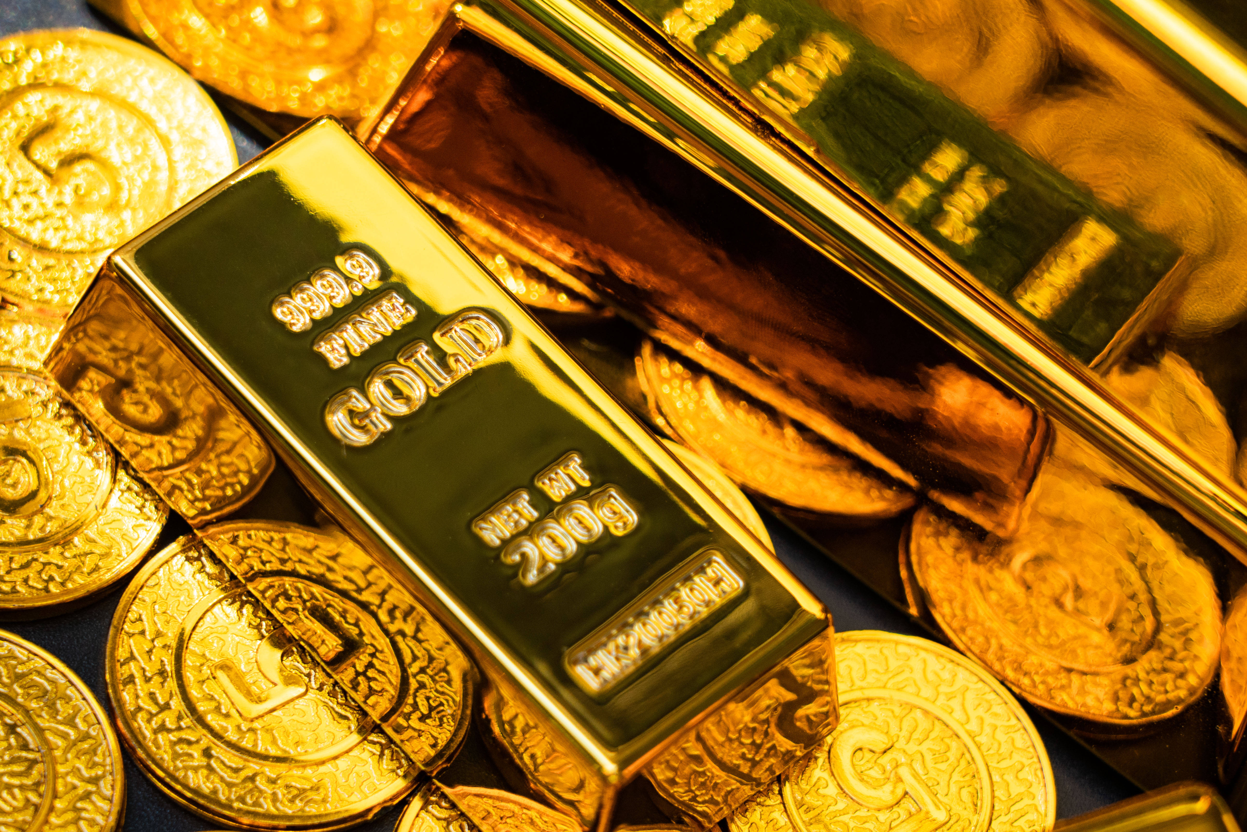 现货黄金重回4600美元，金饰克价一日涨超60元