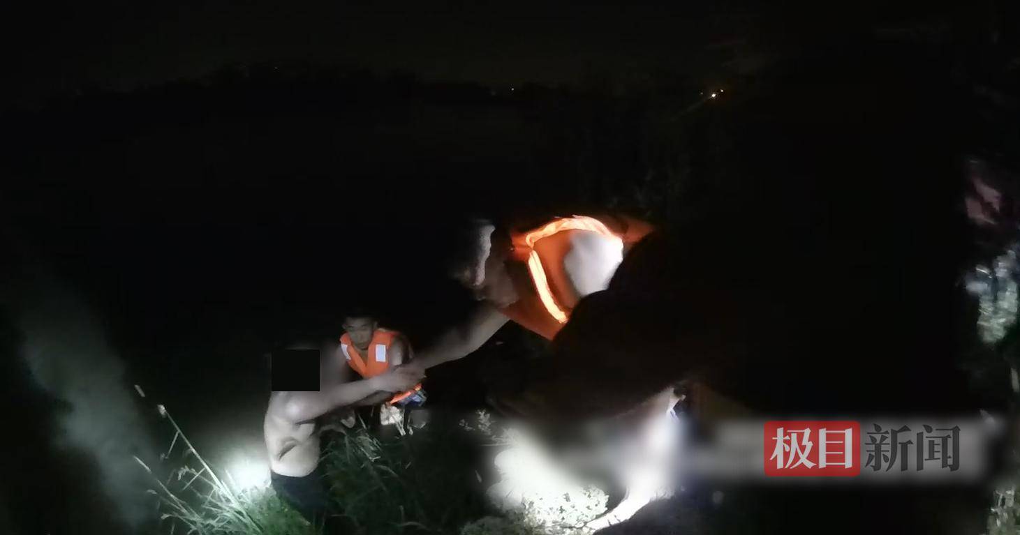 参警14天,他跳湖救人上了新闻,不敢发朋友圈,却坚定表示“以后遇到还会继续冲”