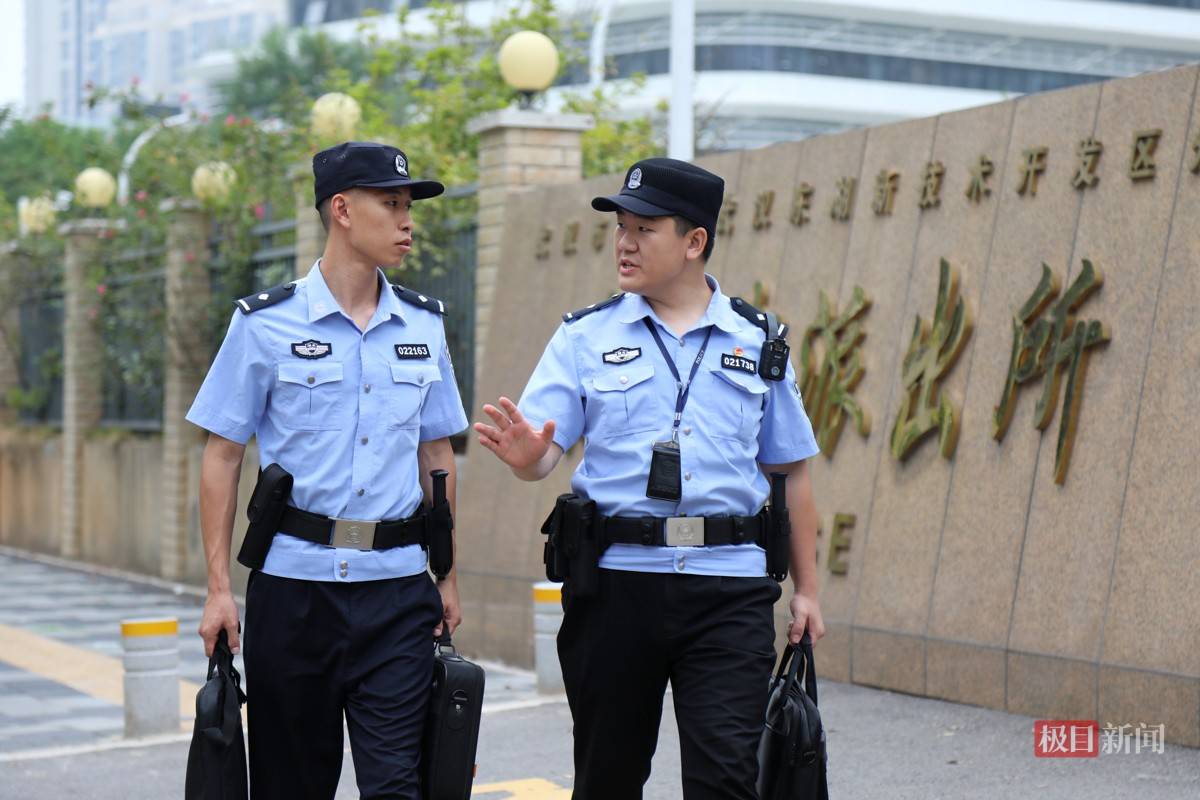 参警14天,他跳湖救人上了新闻,不敢发朋友圈,却坚定表示“以后遇到还会继续冲”